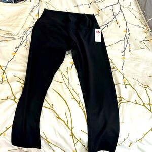 Manduca yoga leggings. Most trusted yoga brand for over 20 years.